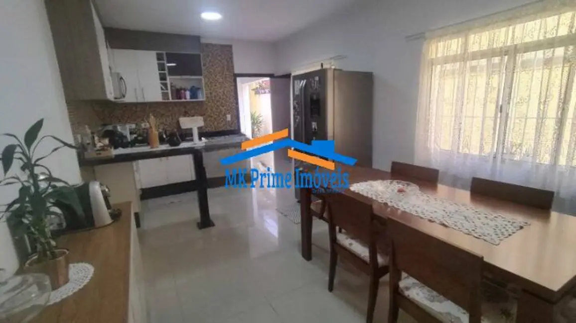 Sobrado com 3 quartos à venda, 125m2 em Jaguaribe, Osasco - SP - imagem 4 Foto 4 de Sobrado com 3 quartos à venda, 125m2 em Jaguaribe, Osasco - SP
