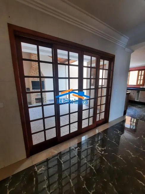 Sobrado com 4 quartos à venda, 300m2 em Jaguaribe, Osasco - SP - imagem 7 Foto 7 de Sobrado com 4 quartos à venda, 300m2 em Jaguaribe, Osasco - SP