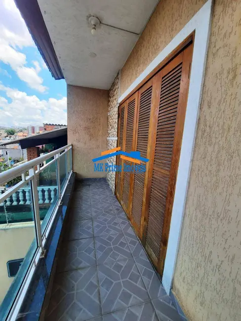 Sobrado com 4 quartos à venda, 300m2 em Jaguaribe, Osasco - SP - imagem 4 Foto 4 de Sobrado com 4 quartos à venda, 300m2 em Jaguaribe, Osasco - SP