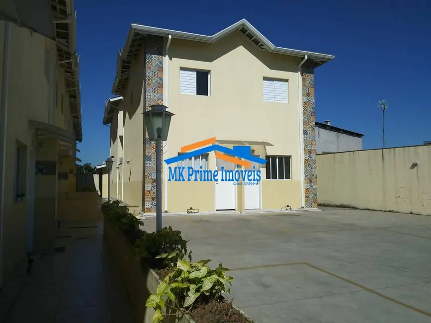 Foto 1 de Sobrado com 2 quartos à venda, 67m2 em Santa Maria, Osasco - SP