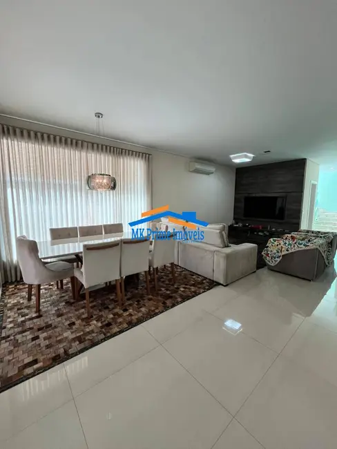 Foto 2 de Casa de Condomínio com 4 quartos à venda, 350m2 em Alphaville, Santana De Parnaiba - SP