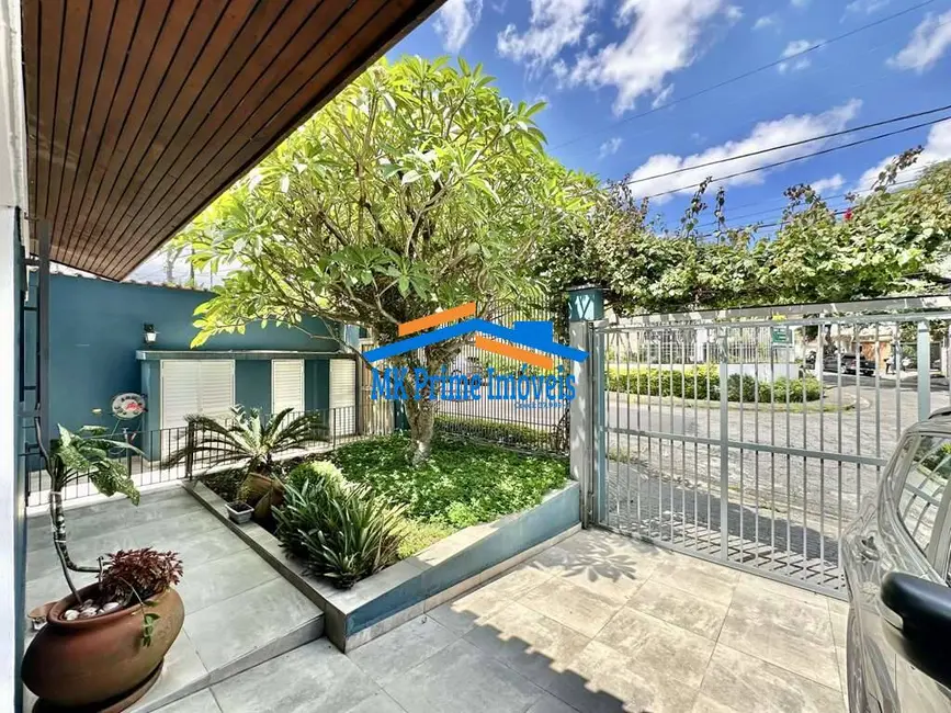 Sobrado com 4 quartos à venda, 228m2 em Jardim Jussara, São Paulo - SP - imagem 3 Foto 3 de Sobrado com 4 quartos à venda, 228m2 em Jardim Jussara, São Paulo - SP