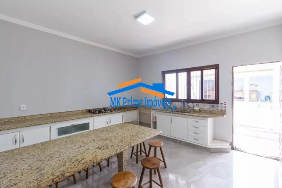 Casa com 3 quartos à venda, 172m2 em I.A.P.I., Osasco - SP - imagem 8 Foto 8 de Casa com 3 quartos à venda, 172m2 em I.A.P.I., Osasco - SP