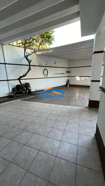 Sobrado com 5 quartos à venda, 237m2 em Vila Yolanda, Osasco - SP - imagem 4 Foto 4 de Sobrado com 5 quartos à venda, 237m2 em Vila Yolanda, Osasco - SP
