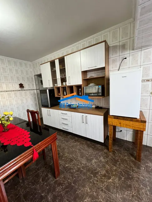 Sobrado com 5 quartos à venda, 237m2 em Vila Yolanda, Osasco - SP - imagem 9 Foto 9 de Sobrado com 5 quartos à venda, 237m2 em Vila Yolanda, Osasco - SP