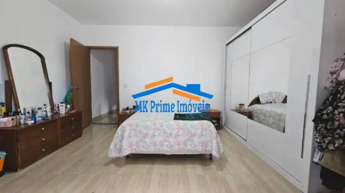 Sobrado com 3 quartos à venda, 230m2 em Jardim das Flores, Osasco - SP - imagem 9 Foto 9 de Sobrado com 3 quartos à venda, 230m2 em Jardim das Flores, Osasco - SP