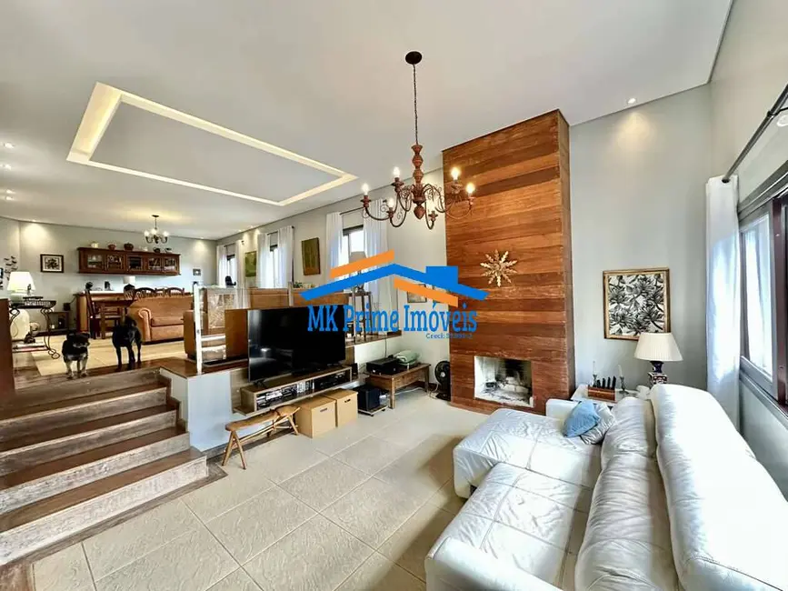 Foto 1 de Casa de Condomínio com 3 quartos à venda, 330m2 em Golf Gardens, Carapicuiba - SP