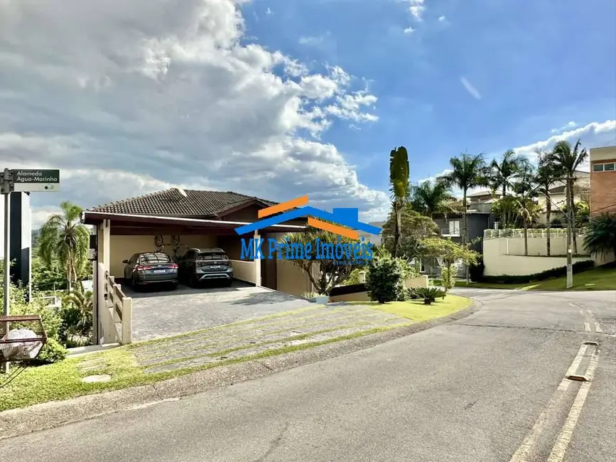 Foto 3 de Casa de Condomínio com 3 quartos à venda, 330m2 em Golf Gardens, Carapicuiba - SP