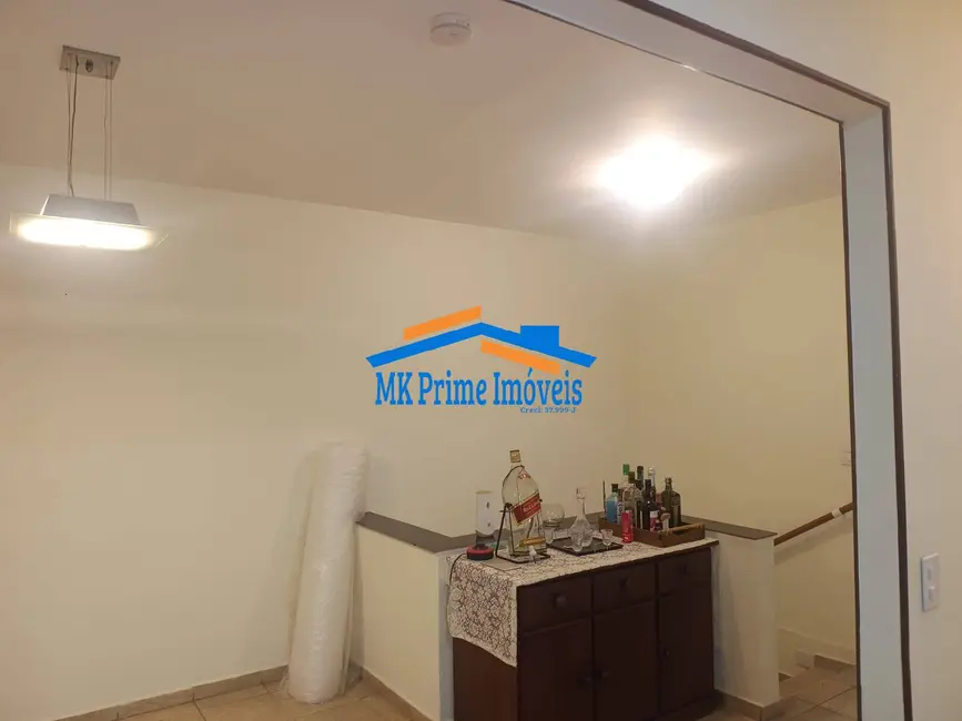 Sobrado com 3 quartos à venda, 200m2 em Quitaúna, Osasco - SP - imagem 6 Foto 6 de Sobrado com 3 quartos à venda, 200m2 em Quitaúna, Osasco - SP