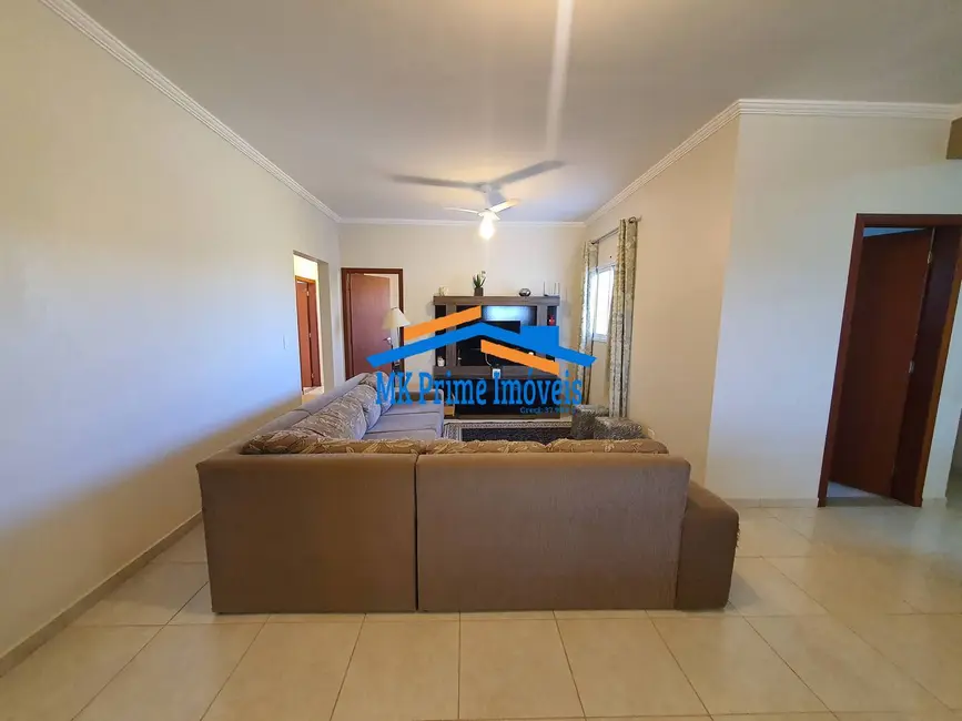 Chácara com 3 quartos à venda, 233m2 em Alambari - SP - imagem 9 Foto 9 de Chácara com 3 quartos à venda, 233m2 em Alambari - SP