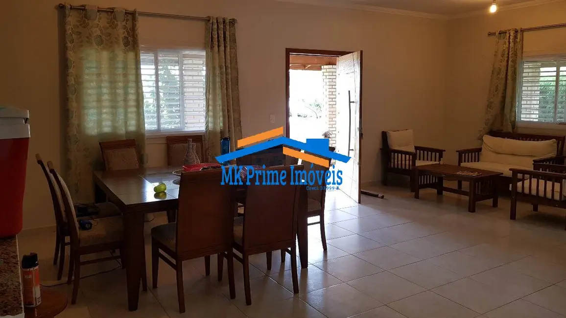 Chácara com 3 quartos à venda, 233m2 em Alambari - SP - imagem 8 Foto 8 de Chácara com 3 quartos à venda, 233m2 em Alambari - SP