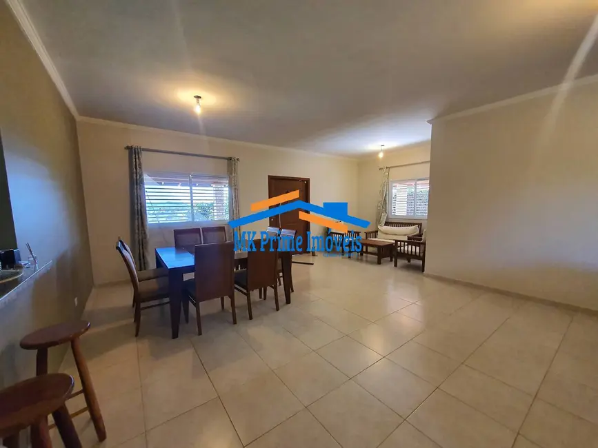 Chácara com 3 quartos à venda, 233m2 em Alambari - SP - imagem 6 Foto 6 de Chácara com 3 quartos à venda, 233m2 em Alambari - SP