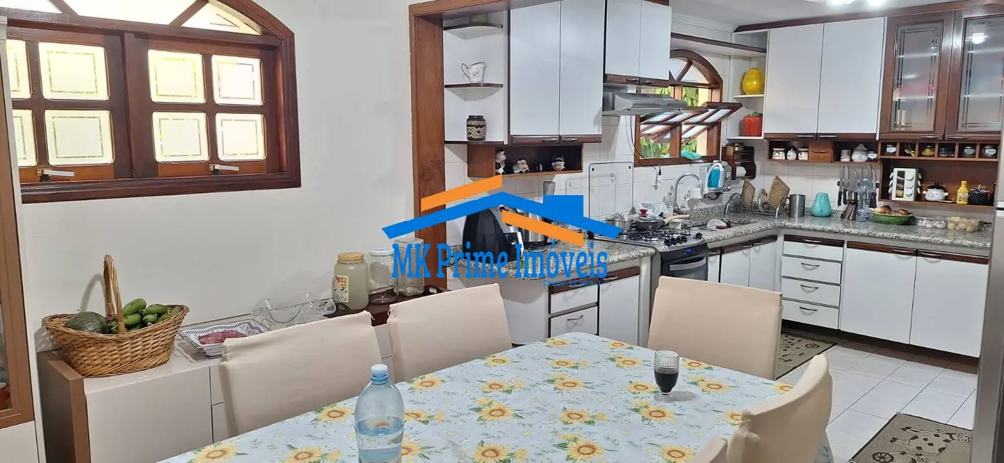 Sobrado com 3 quartos à venda, 198m2 em Cidade das Flores, Osasco - SP - imagem 7 Foto 7 de Sobrado com 3 quartos à venda, 198m2 em Cidade das Flores, Osasco - SP