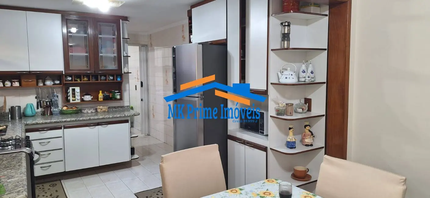 Sobrado com 3 quartos à venda, 198m2 em Cidade das Flores, Osasco - SP - imagem 9 Foto 9 de Sobrado com 3 quartos à venda, 198m2 em Cidade das Flores, Osasco - SP