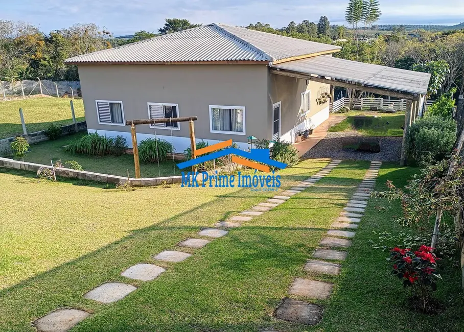 Chácara com 3 quartos à venda, 104m2 em Alambari - SP - imagem 1 Foto 1 de Chácara com 3 quartos à venda, 104m2 em Alambari - SP