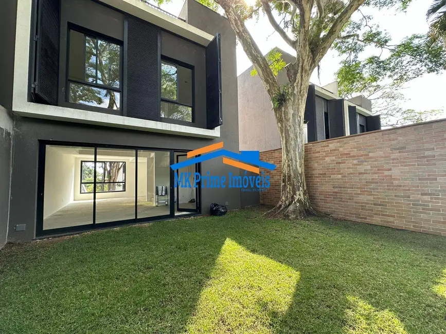 Foto 1 de Casa com 3 quartos à venda, 250m2 em Jardim Leonor, São Paulo - SP