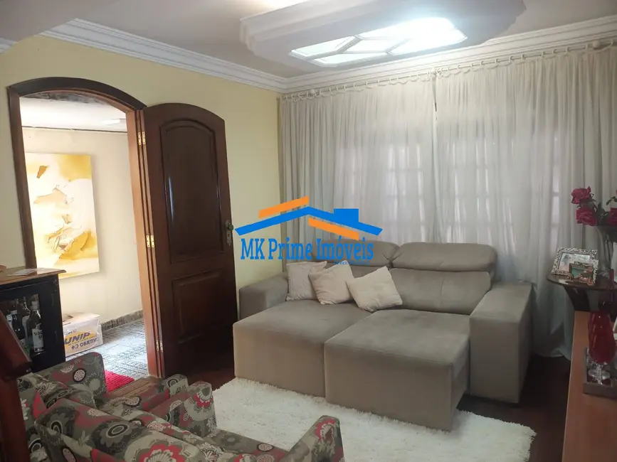 Sobrado com 3 quartos à venda, 212m2 em Cidade das Flores, Osasco - SP - imagem 5 Foto 5 de Sobrado com 3 quartos à venda, 212m2 em Cidade das Flores, Osasco - SP