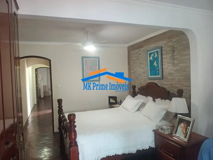 Sobrado com 3 quartos à venda, 212m2 em Cidade das Flores, Osasco - SP - imagem 8 Foto 8 de Sobrado com 3 quartos à venda, 212m2 em Cidade das Flores, Osasco - SP