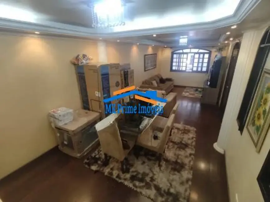 Sobrado com 3 quartos à venda, 226m2 em Cipava, Osasco - SP - imagem 4 Foto 4 de Sobrado com 3 quartos à venda, 226m2 em Cipava, Osasco - SP