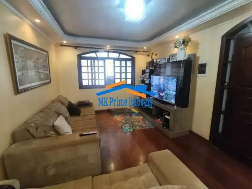 Sobrado com 3 quartos à venda, 226m2 em Cipava, Osasco - SP - imagem 3 Foto 3 de Sobrado com 3 quartos à venda, 226m2 em Cipava, Osasco - SP