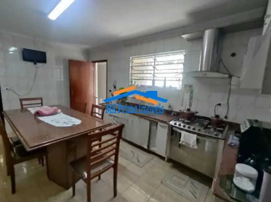 Sobrado com 3 quartos à venda, 226m2 em Cipava, Osasco - SP - imagem 8 Foto 8 de Sobrado com 3 quartos à venda, 226m2 em Cipava, Osasco - SP