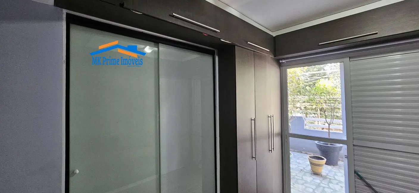 Casa com 3 quartos à venda, 130m2 em Santo Antônio, Osasco - SP - imagem 4 Foto 4 de Casa com 3 quartos à venda, 130m2 em Santo Antônio, Osasco - SP