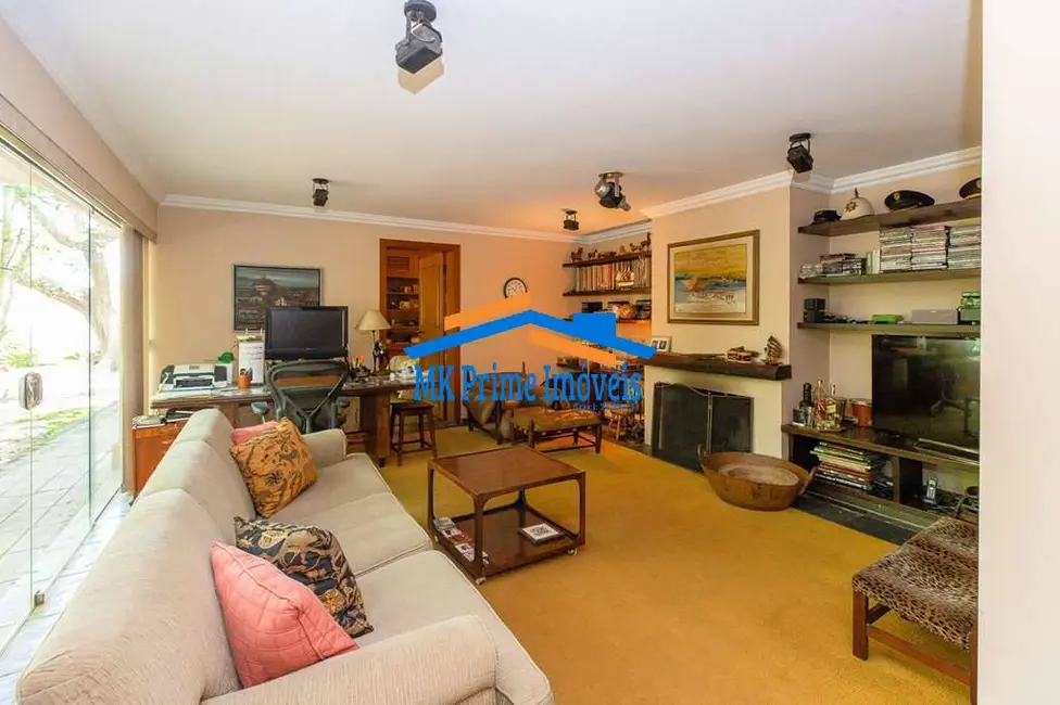 Casa com 6 quartos à venda, 5000m2 em Vila Santo Antônio, Cotia - SP - imagem 8 Foto 8 de Casa com 6 quartos à venda, 5000m2 em Vila Santo Antônio, Cotia - SP