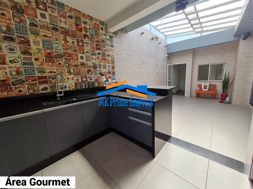 Sobrado com 3 quartos à venda, 277m2 em Barueri - SP - imagem 1 Foto 1 de Sobrado com 3 quartos à venda, 277m2 em Barueri - SP