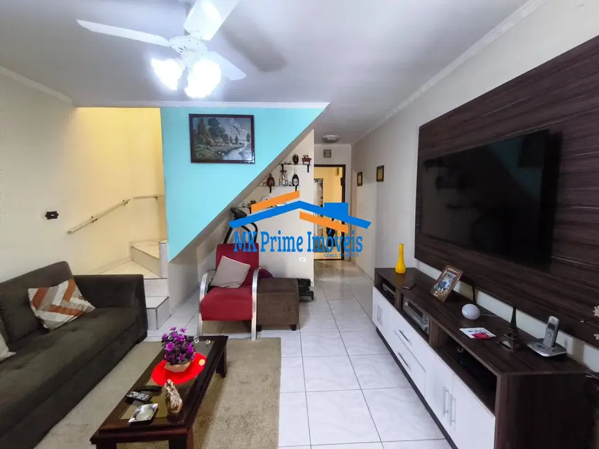 Sobrado com 4 quartos à venda, 197m2 em Jaguaribe, Osasco - SP - imagem 2 Foto 2 de Sobrado com 4 quartos à venda, 197m2 em Jaguaribe, Osasco - SP