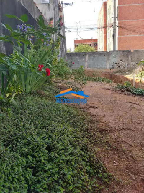Foto 2 de Terreno / Lote à venda, 140m2 em Jardim Roberto, Osasco - SP
