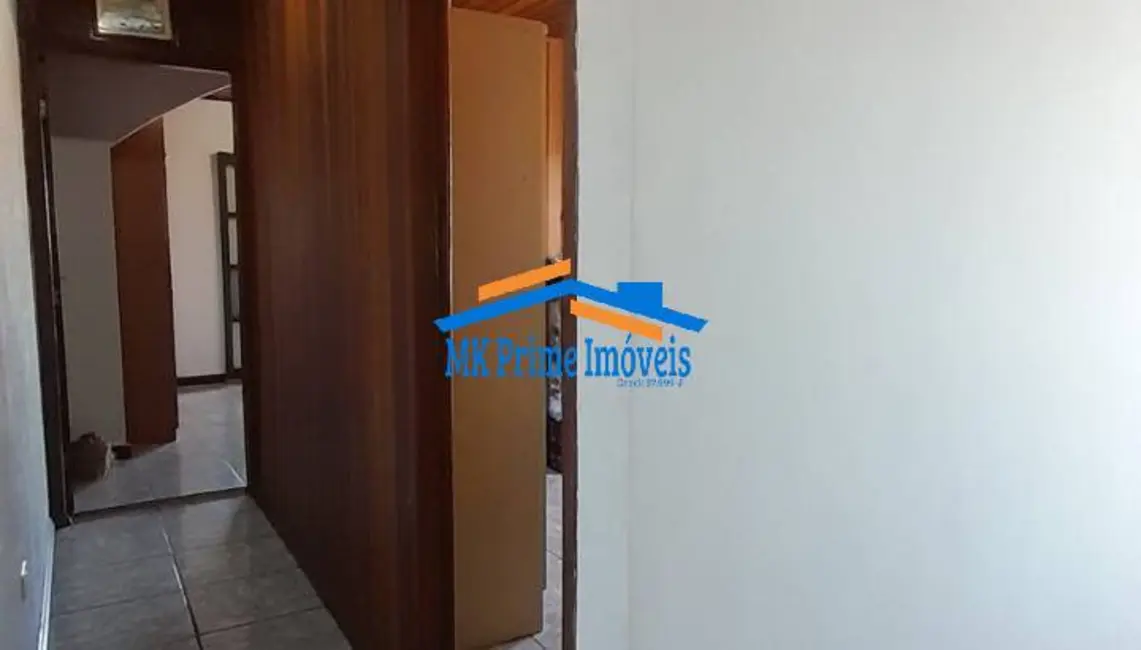 Sobrado com 4 quartos à venda, 164m2 em Jaguaribe, Osasco - SP - imagem 9 Foto 9 de Sobrado com 4 quartos à venda, 164m2 em Jaguaribe, Osasco - SP