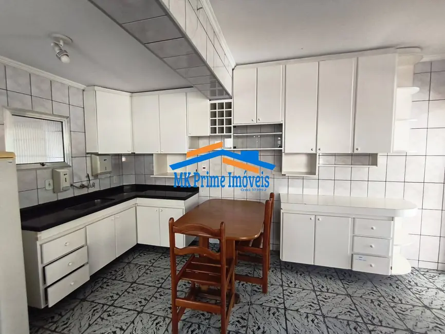 Sobrado com 3 quartos à venda, 165m2 em Jaguaribe, Osasco - SP - imagem 9 Foto 9 de Sobrado com 3 quartos à venda, 165m2 em Jaguaribe, Osasco - SP