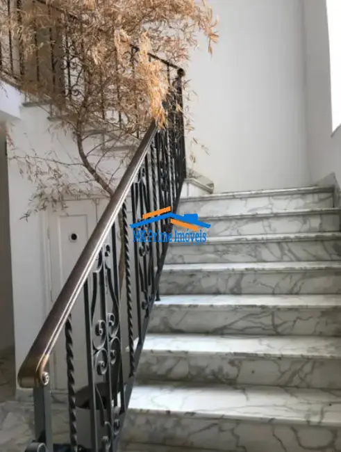 Sobrado com 6 quartos à venda, 350m2 em Vila Madalena, São Paulo - SP - imagem 6 Foto 6 de Sobrado com 6 quartos à venda, 350m2 em Vila Madalena, São Paulo - SP