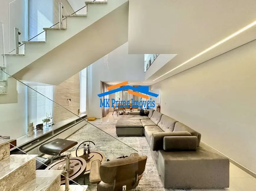 Casa de Condomínio com 5 quartos à venda, 402m2 em Jardim do Golf I, Jandira - SP - imagem 1 Foto 1 de Casa de Condomínio com 5 quartos à venda, 402m2 em Jardim do Golf I, Jandira - SP