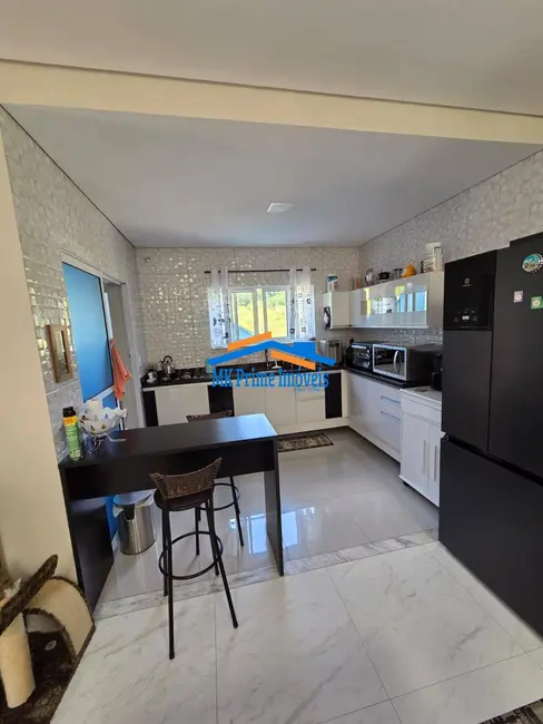 Casa com 3 quartos à venda, 1756m2 em Aracariguama - SP - imagem 5 Foto 5 de Casa com 3 quartos à venda, 1756m2 em Aracariguama - SP