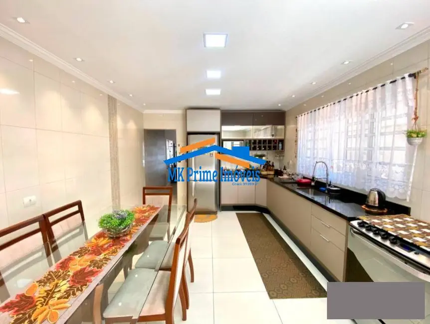 Sobrado com 3 quartos à venda, 180m2 em Osasco - SP - imagem 5 Foto 5 de Sobrado com 3 quartos à venda, 180m2 em Osasco - SP