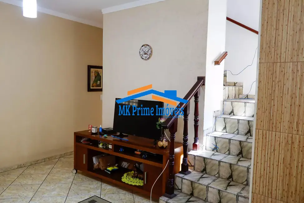 Sobrado com 3 quartos à venda em Jardim Roberto, Osasco - SP - imagem 4 Foto 4 de Sobrado com 3 quartos à venda em Jardim Roberto, Osasco - SP