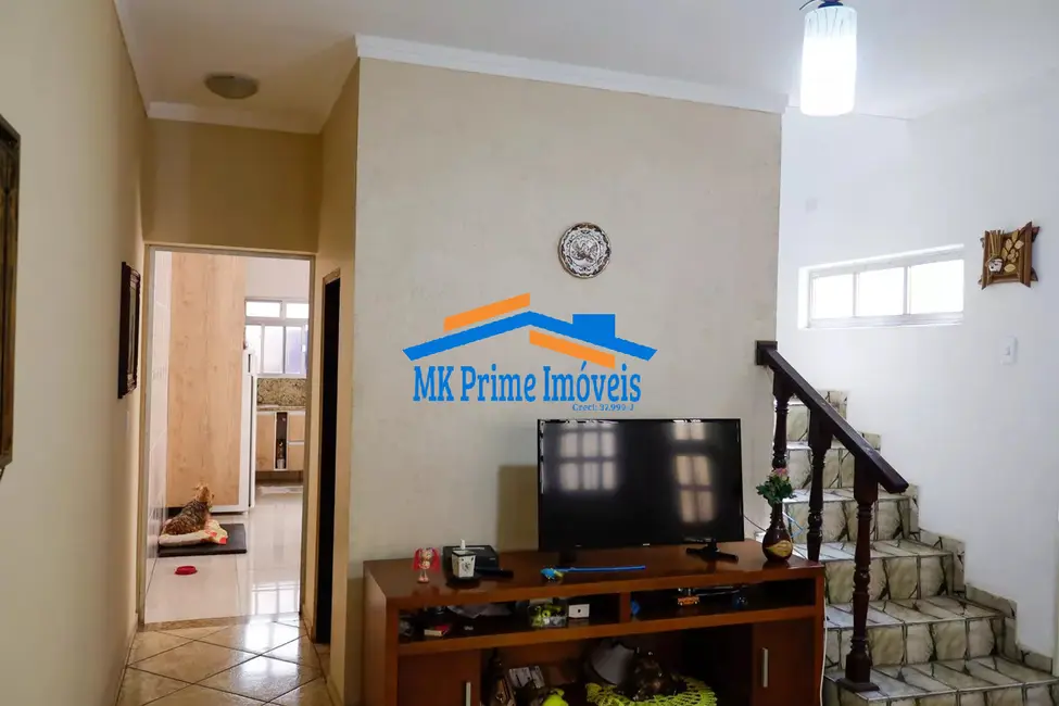 Sobrado com 3 quartos à venda em Jardim Roberto, Osasco - SP - imagem 8 Foto 8 de Sobrado com 3 quartos à venda em Jardim Roberto, Osasco - SP