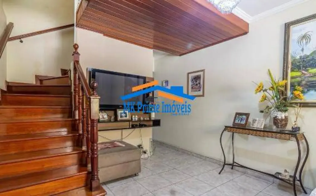 Foto 2 de Sobrado com 4 quartos para alugar, 249m2 em Cidade das Flores, Osasco - SP