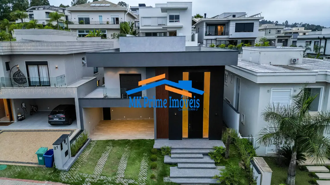 Casa de Condomínio com 5 quartos à venda, 392m2 em Colinas da Anhangüera, Santana De Parnaiba - SP - imagem 4 Foto 4 de Casa de Condomínio com 5 quartos à venda, 392m2 em Colinas da Anhangüera, Santana De Parnaiba - SP