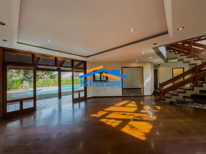 Foto 2 de Casa de Condomínio com 3 quartos à venda, 450m2 em Alphaville, Santana De Parnaiba - SP