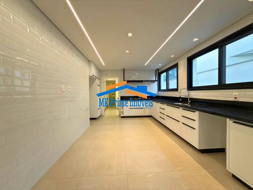 Foto 8 de Casa de Condomínio com 4 quartos para alugar, 550m2 em Alphaville Residencial Zero, Barueri - SP