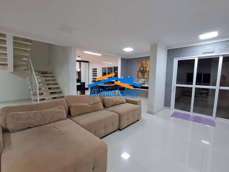 Casa de Condomínio com 3 quartos para alugar, 379m2 em Itapevi - SP - imagem 8 Foto 8 de Casa de Condomínio com 3 quartos para alugar, 379m2 em Itapevi - SP