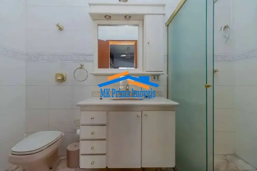 Sobrado com 3 quartos à venda, 241m2 em Centro, Osasco - SP - imagem 9 Foto 9 de Sobrado com 3 quartos à venda, 241m2 em Centro, Osasco - SP