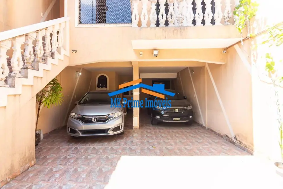 Foto 1 de Casa com 3 quartos à venda e para alugar, 220m2 em Quitaúna, Osasco - SP