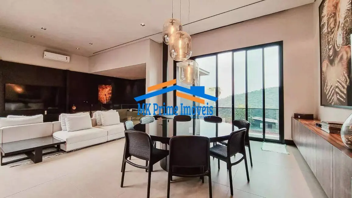 Casa de Condomínio com 4 quartos à venda, 300m2 em Alphaville, Santana De Parnaiba - SP - imagem 4 Foto 4 de Casa de Condomínio com 4 quartos à venda, 300m2 em Alphaville, Santana De Parnaiba - SP