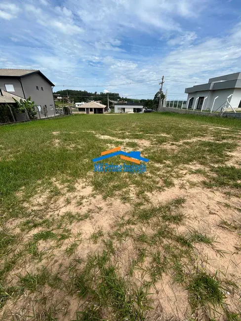 Foto 1 de Terreno / Lote à venda, 1000m2 em Alambari - SP