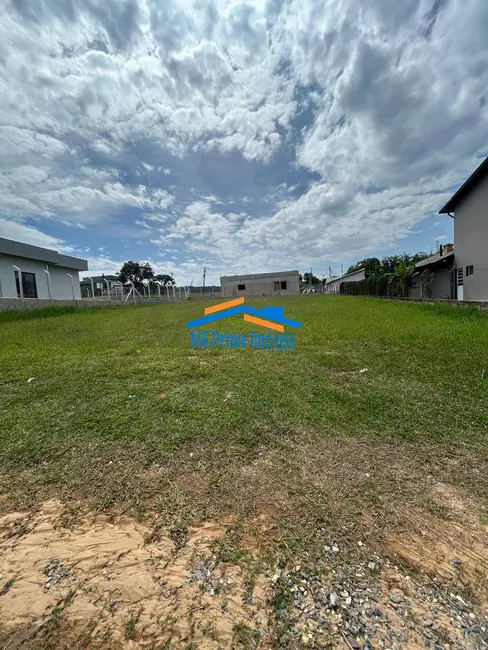 Foto 3 de Terreno / Lote à venda, 1000m2 em Alambari - SP