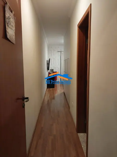 Sobrado com 4 quartos para alugar, 250m2 em Vila Yara, Osasco - SP - imagem 3 Foto 3 de Sobrado com 4 quartos para alugar, 250m2 em Vila Yara, Osasco - SP