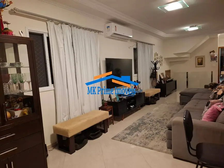 Sobrado com 4 quartos para alugar, 250m2 em Vila Yara, Osasco - SP - imagem 1 Foto 1 de Sobrado com 4 quartos para alugar, 250m2 em Vila Yara, Osasco - SP